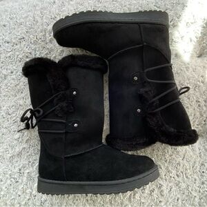 Women's Black Faux-Shearling Winter Boots with lace-up accent - Arizona - Size 7